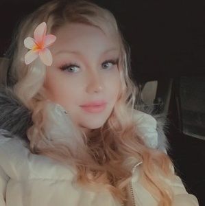 Meet your Posher, Esther